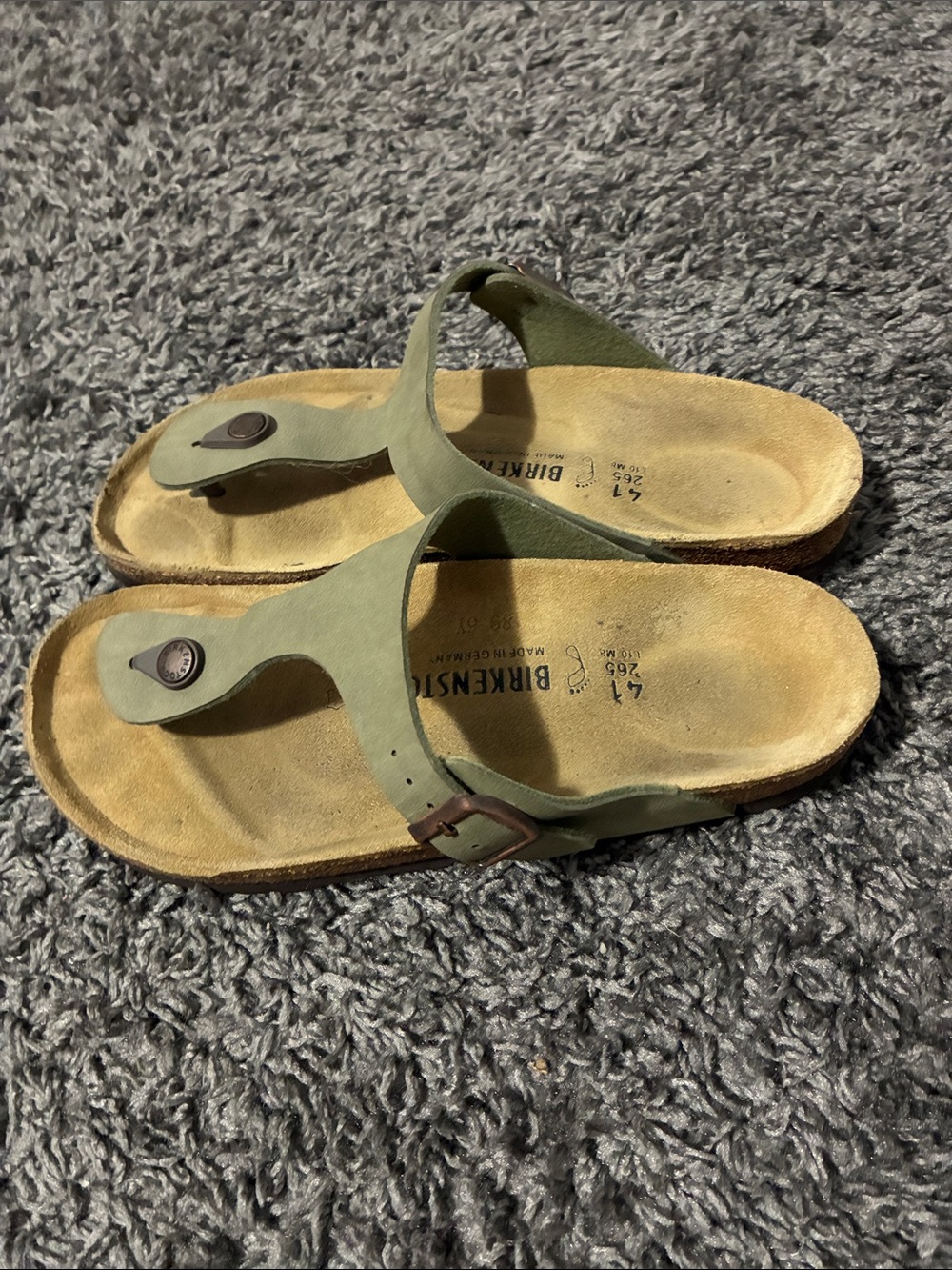 Olive Birkenstock sandals - Picture 5 of 7